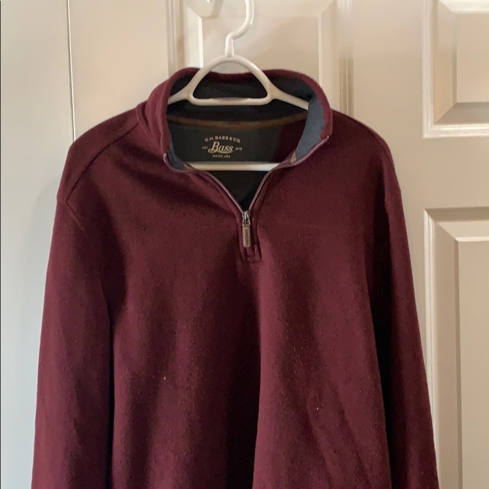 Bass size L sweater. Color is maroon